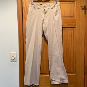 Women’s Lee Khakis in 6S